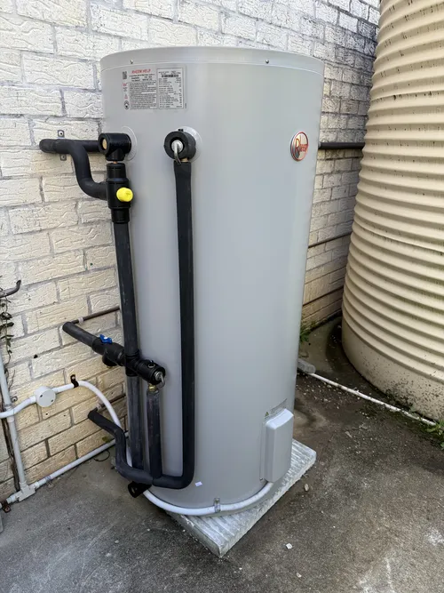 rheem electric hot water system in brisbane